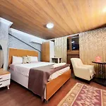 Hotell The New Season *