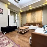 Hotell The New Season