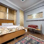 Hotell The New Season *