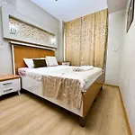 Hotell The New Season *