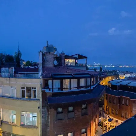 The New Season Hotel *