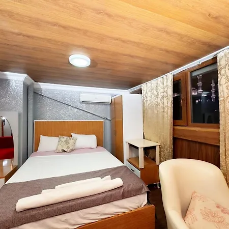 The New Season اسطنبول