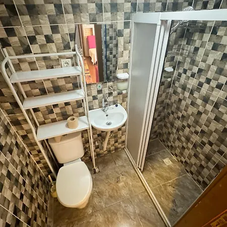 The New Season فندق