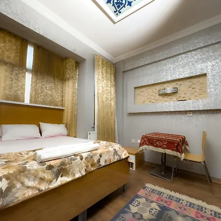 The New Season فندق *