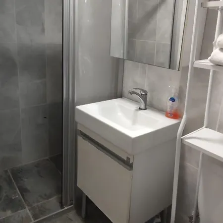 فندق The New Season