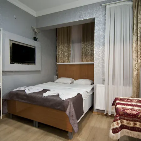 The New Season فندق