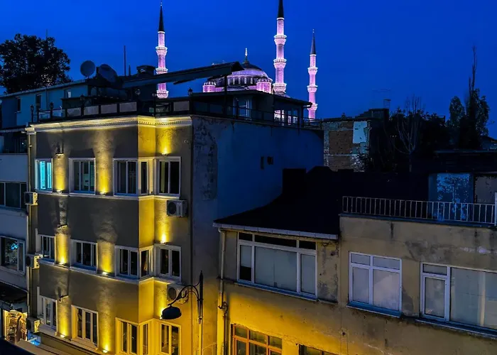 Hotell The New Season