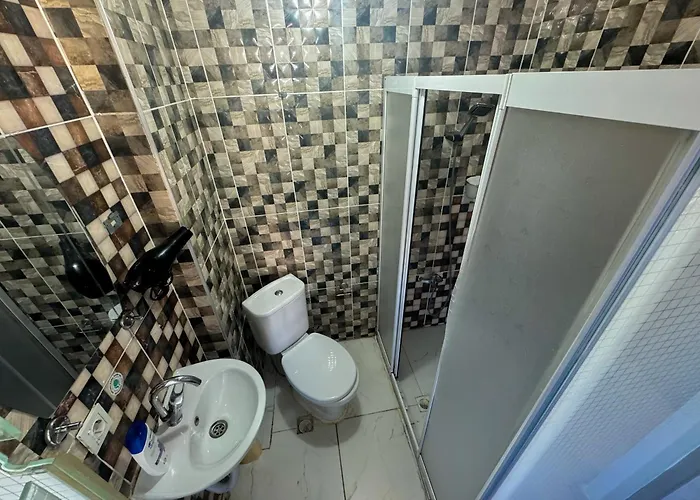 The New Season Hotell *