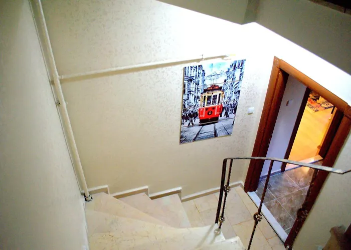 The New Season Hotell *