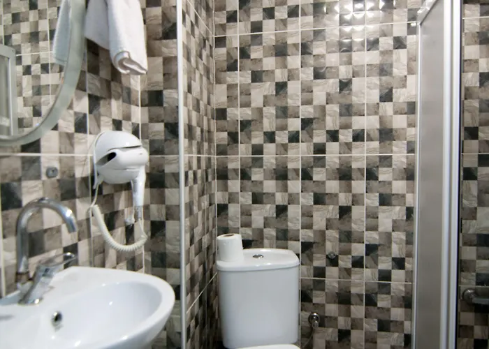 Hotell The New Season *