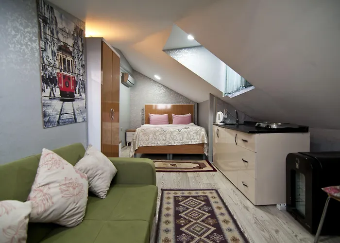 Hotell The New Season