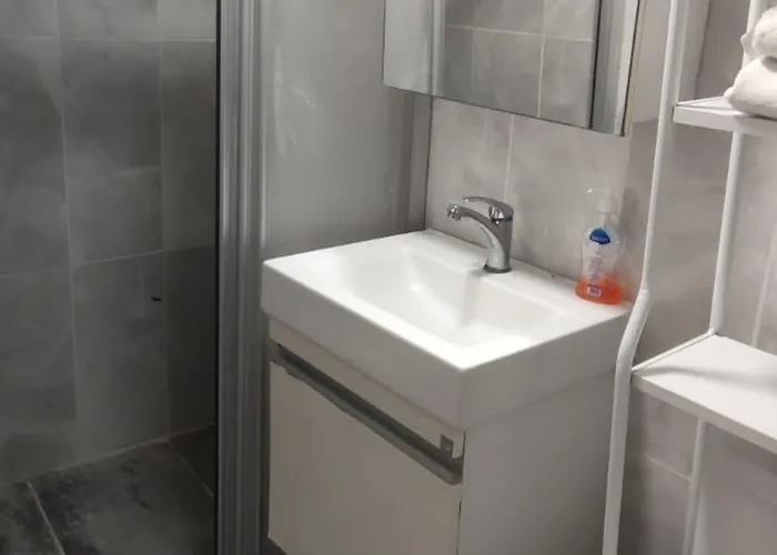 Hotell The New Season