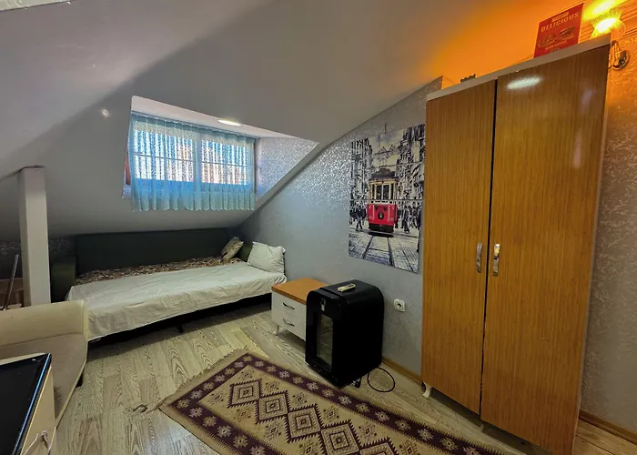 The New Season Hotell