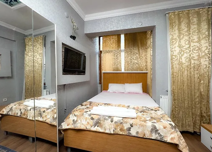 The New Season Hotell *